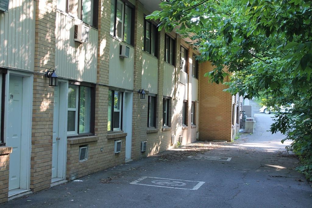 Skyline Motel Fredericton Exterior photo